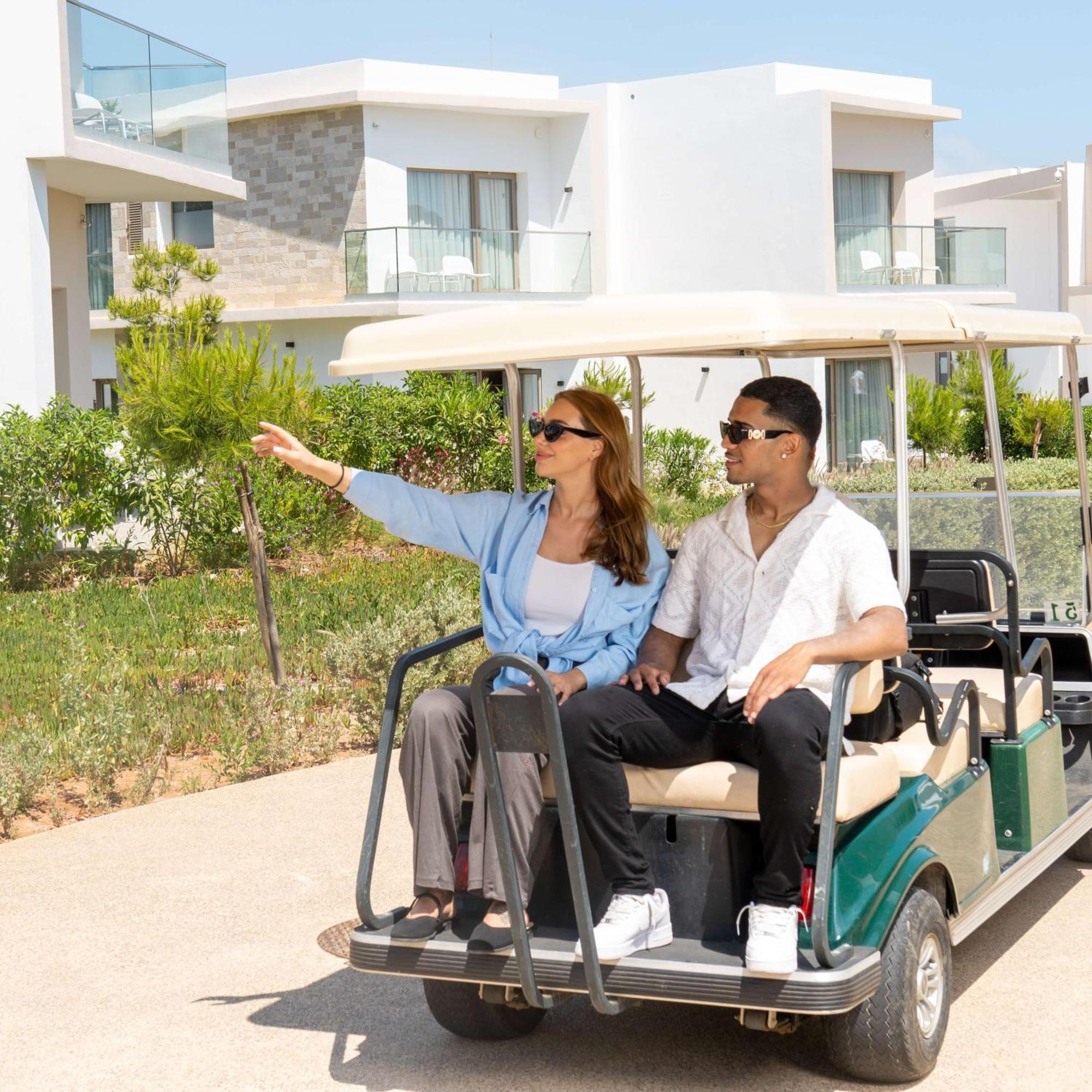 Radisson Blu Resort Al Hoceïma Exterior foto Golf cart