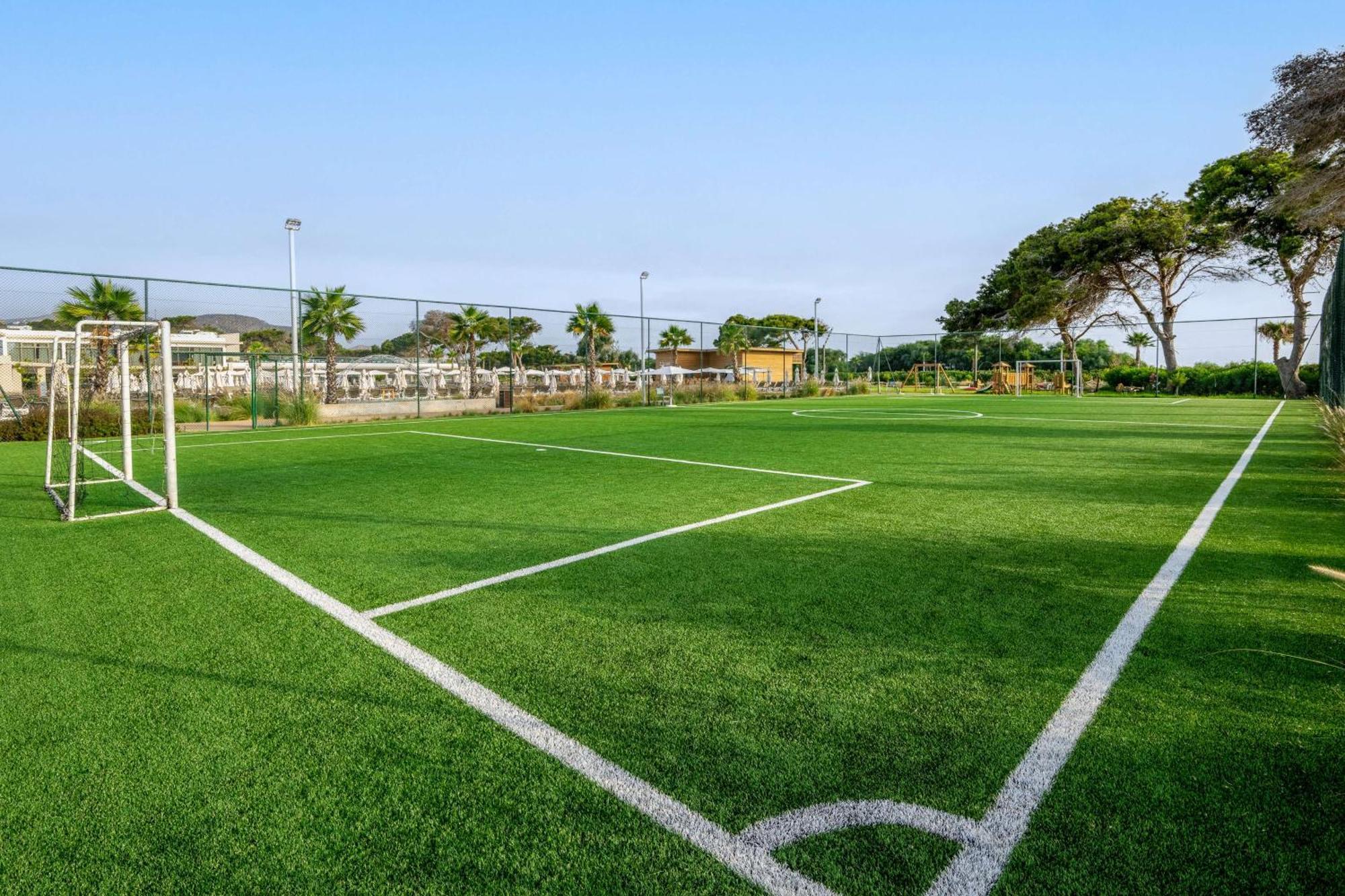 Radisson Blu Resort Al Hoceïma Exterior foto The training ground