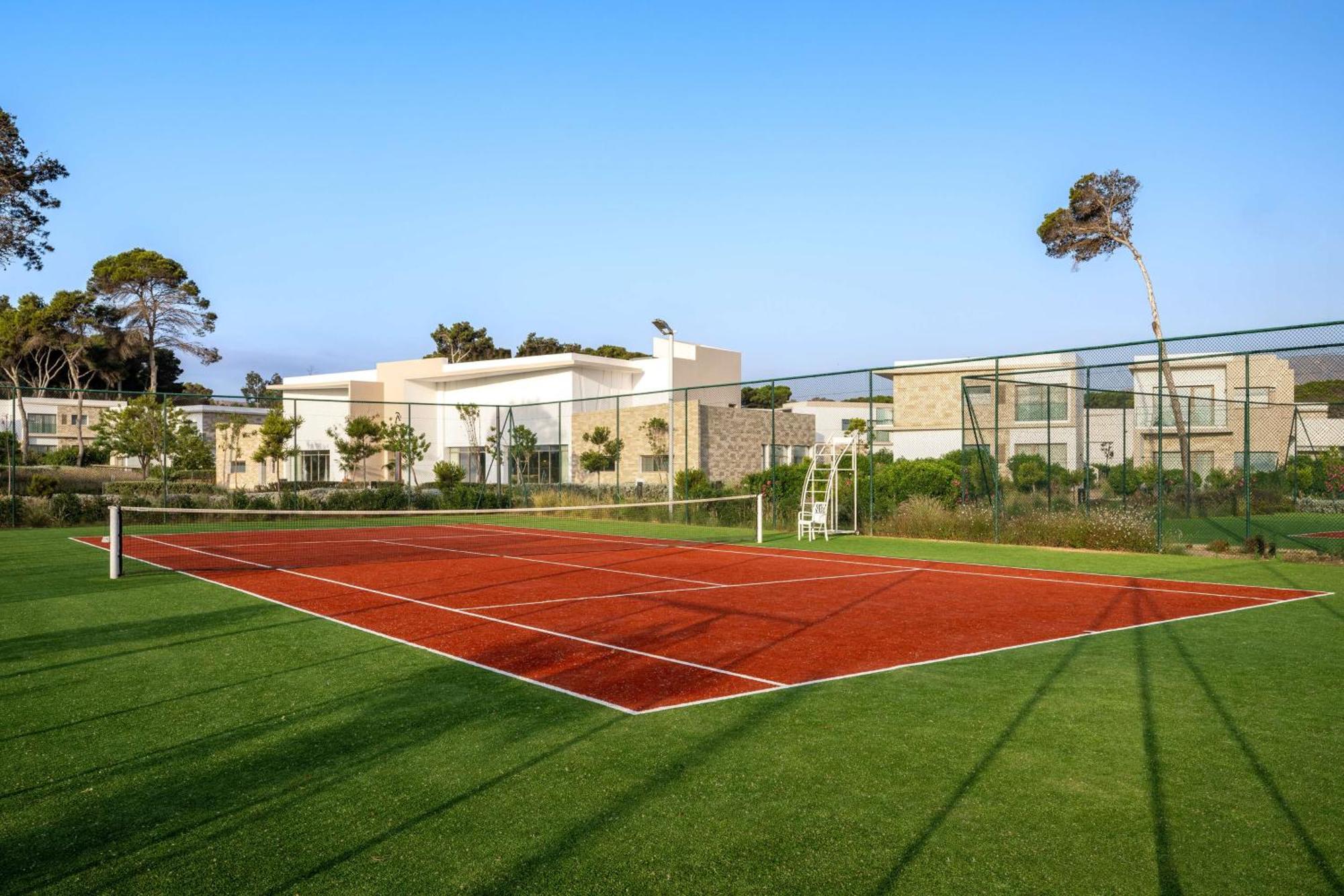 Radisson Blu Resort Al Hoceïma Exterior foto Tennis court