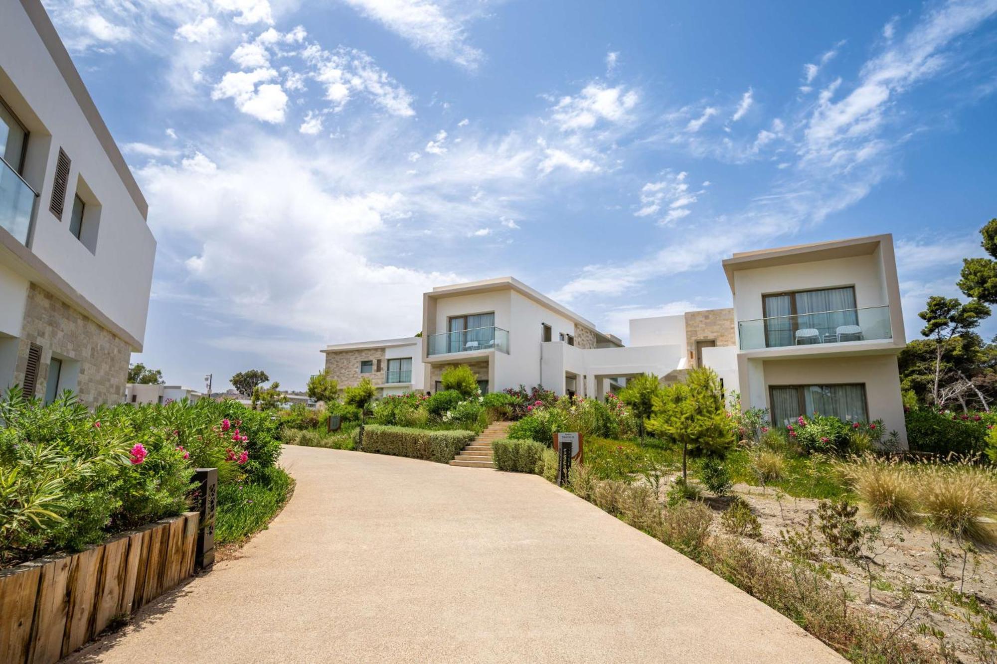 Radisson Blu Resort Al Hoceïma Exterior foto The resort's villas